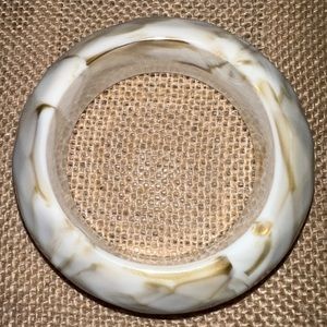 Elegant Acrylic White and Gold Bracelet